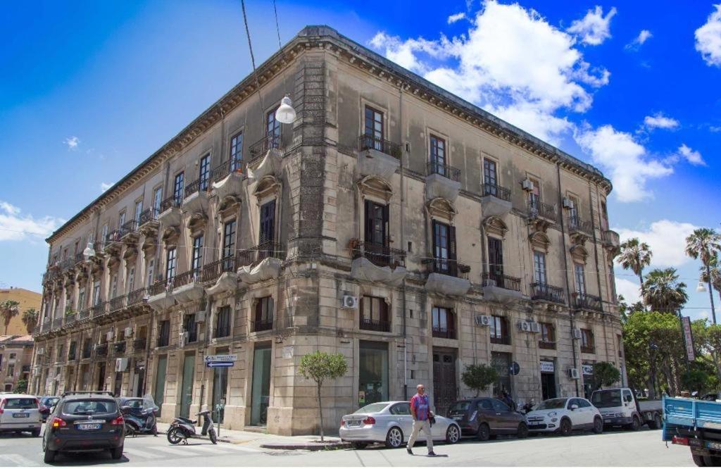 Casa Vacanze L'Altra Diaz سيراكوزا المظهر الخارجي الصورة